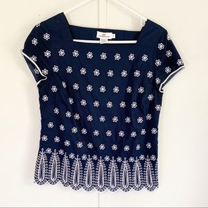 Vineyard Vines embroidered top